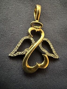 Jane Seymour 14K Gold & Diamond Angel Pendant like New. Lovely Necklace Pendant